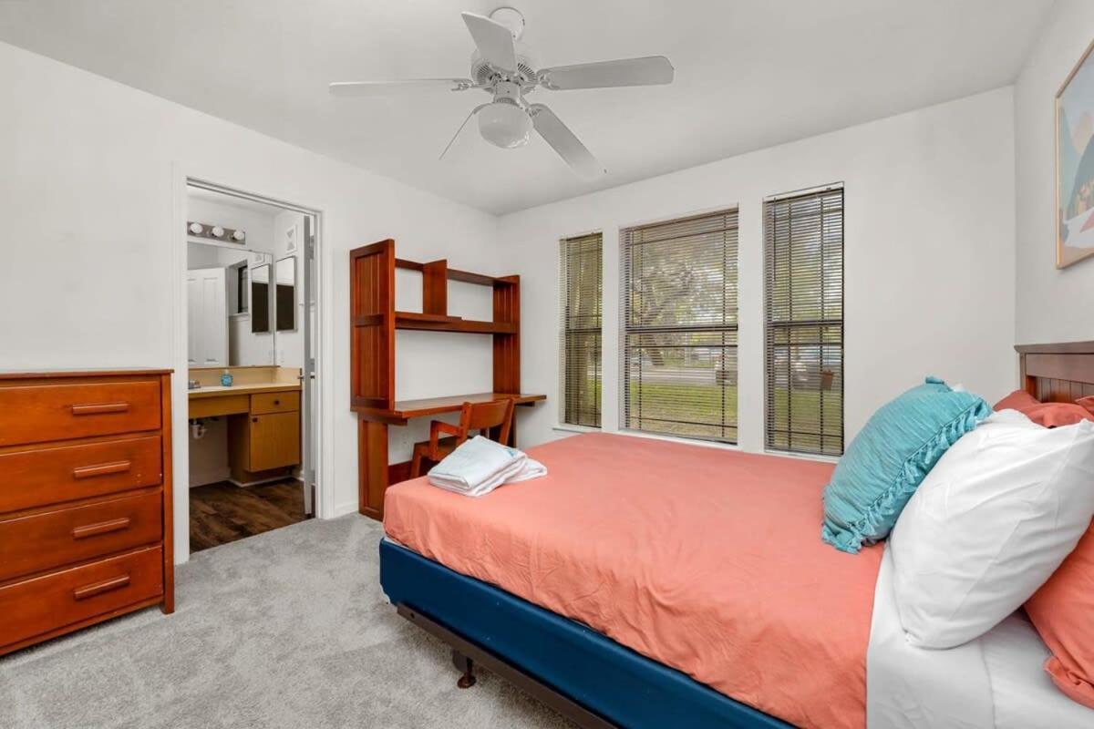 Budget Friendly Sleeps 8 Discounts Available Apartment Tampa Luaran gambar