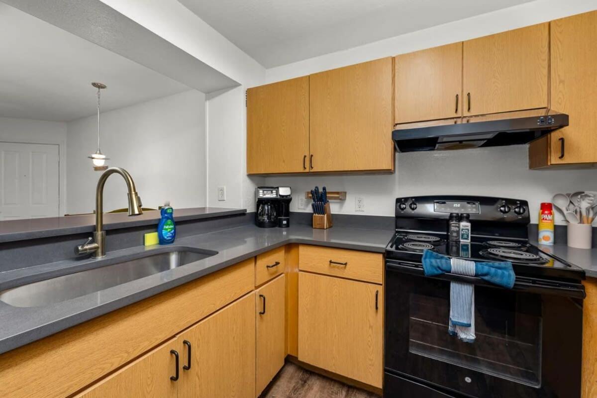 Budget Friendly Sleeps 8 Discounts Available Apartment Tampa Luaran gambar