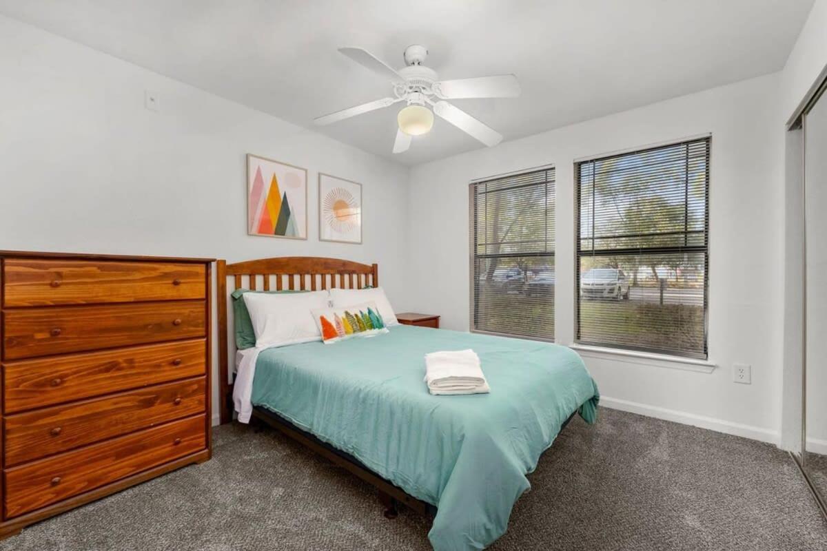 Budget Friendly Sleeps 8 Discounts Available Apartment Tampa Luaran gambar