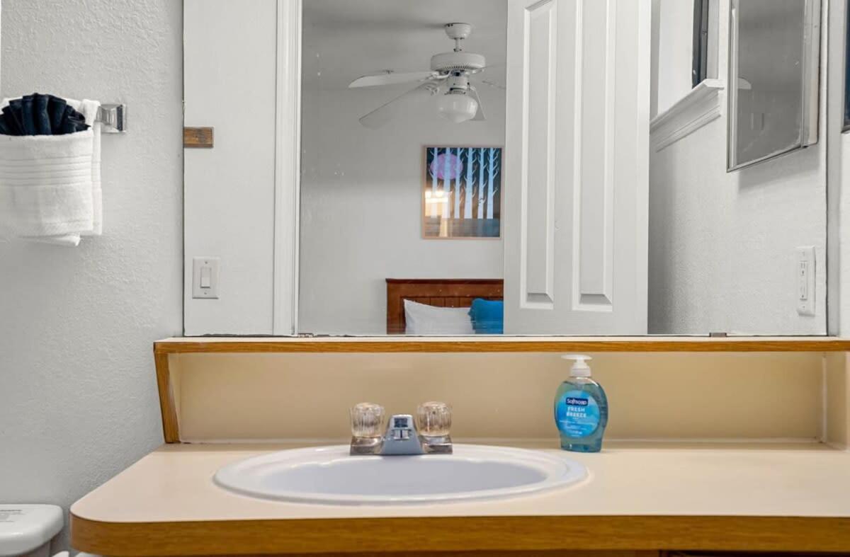 Budget Friendly Sleeps 8 Discounts Available Apartment Tampa Luaran gambar